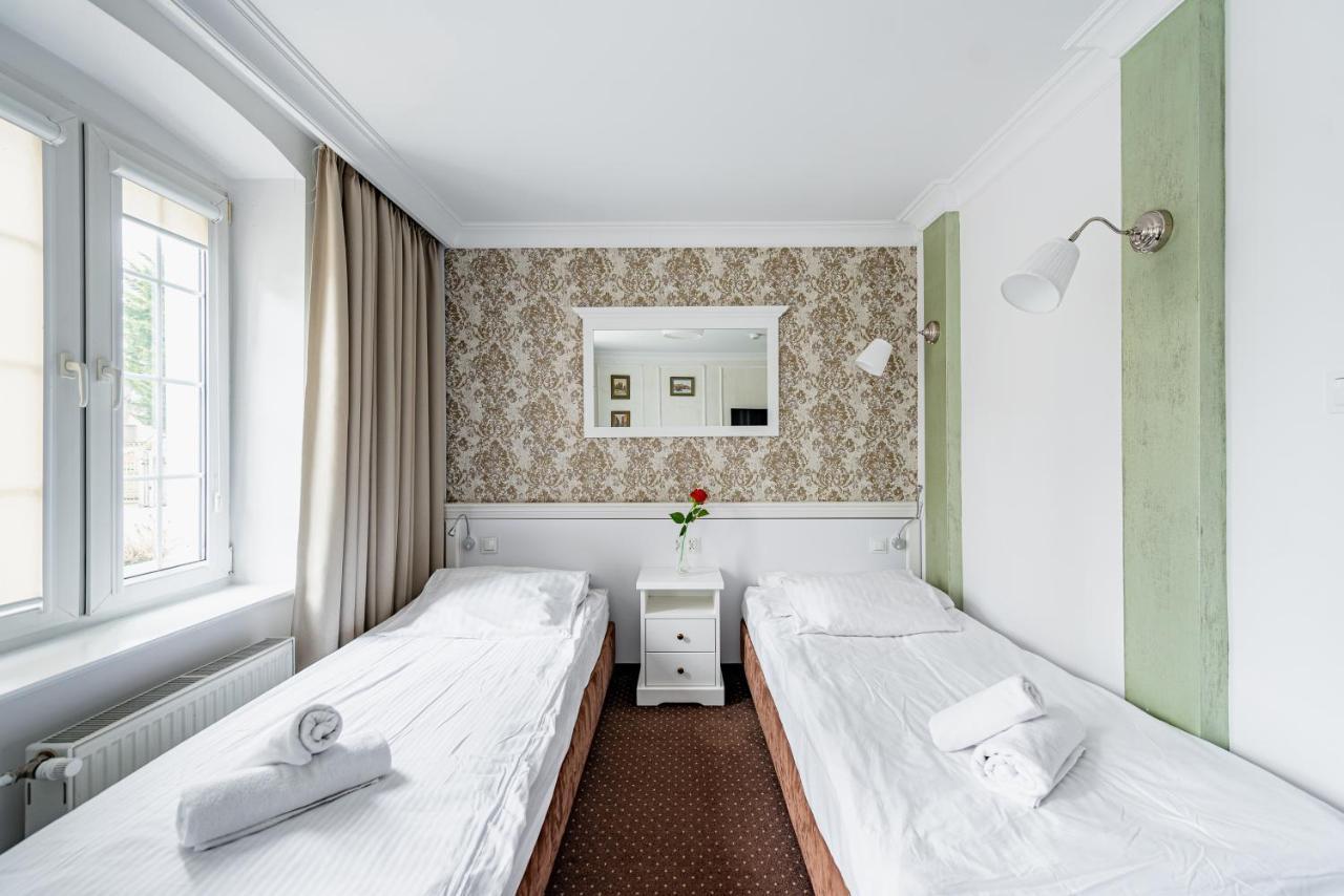 Bialy Dworek Bed & Breakfast Człuchów